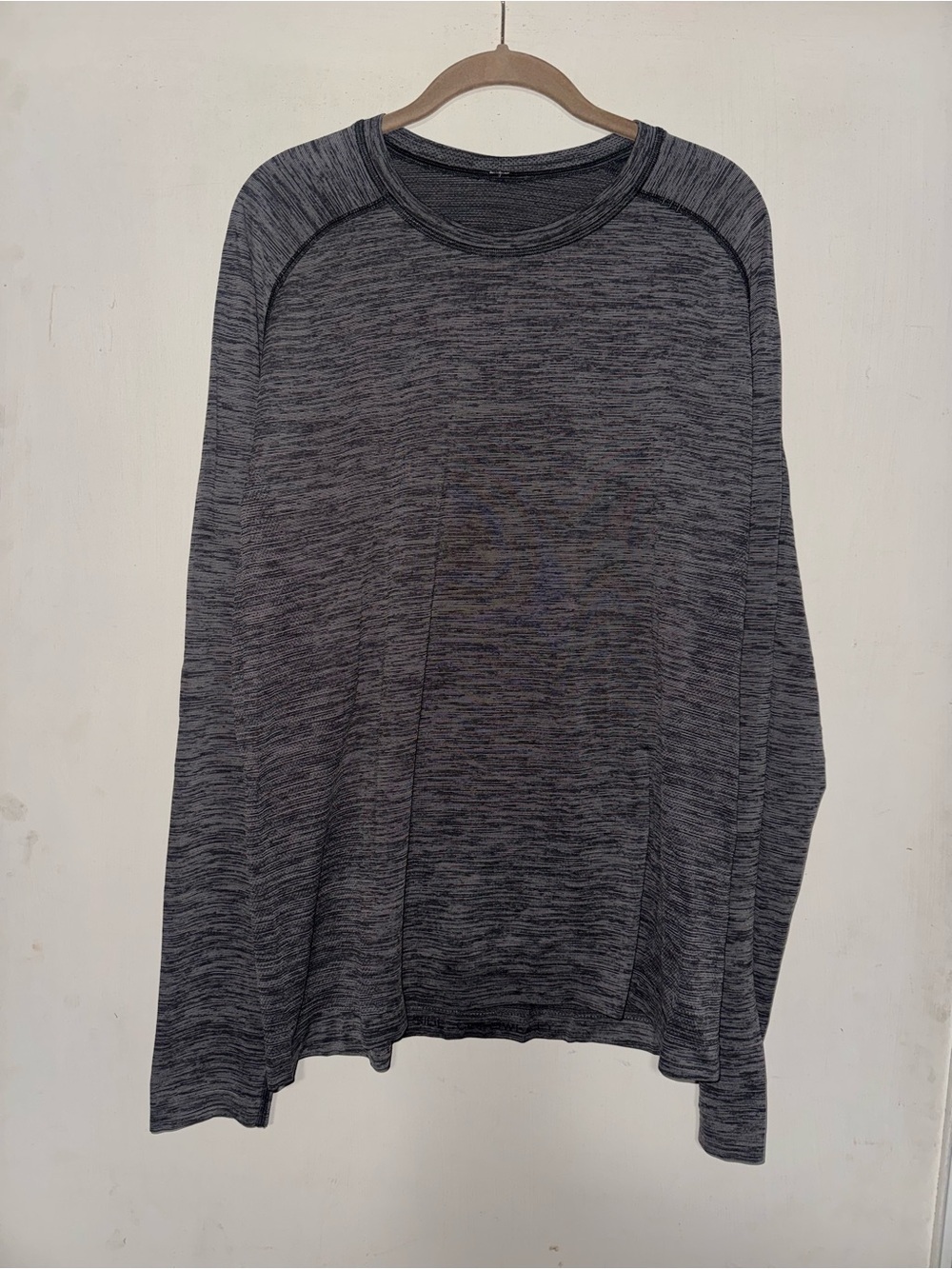 lululemon athletica Men's Long Sleeve Crew - Heathered Dark Gray - Picture 2 of 9